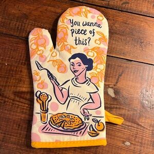 Brand new "you wanna piece of this" kitchen oven mitt
